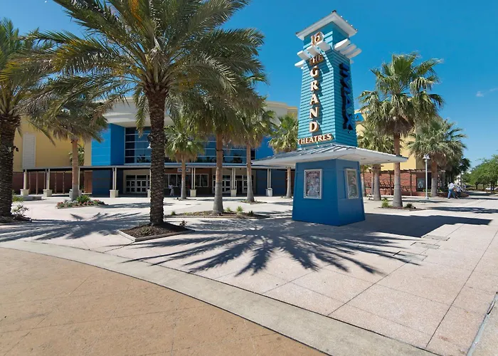 Across From The Beach! Near Pier Park & Dining! Sleeps 6! 2 Bedroom / 2 Ba!